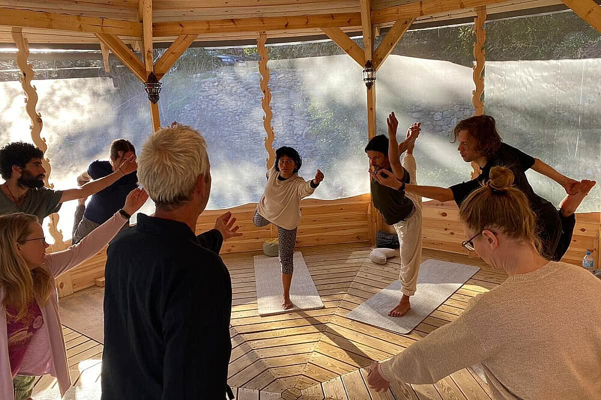 4 Días de Yoga y Creatividad: El Arte del Descanso