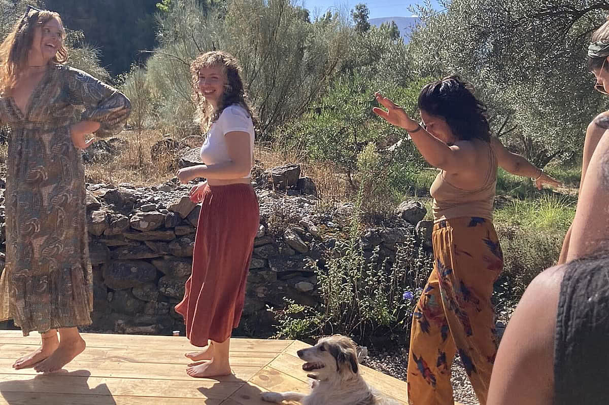 4 Días de Yoga y Creatividad: El Arte del Descanso