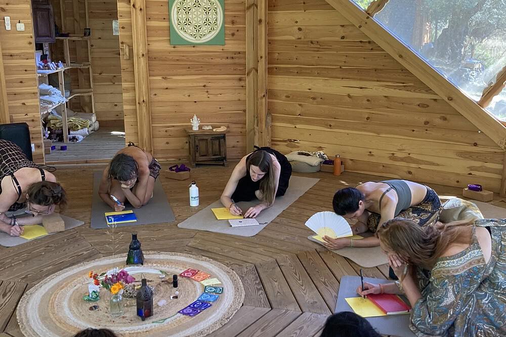4 Días de Yoga y Creatividad: El Arte del Descanso