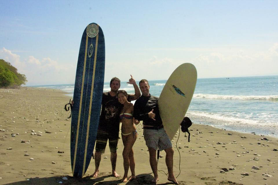Salty Retreats: Surf, Sweat y Flow en Costa Rica