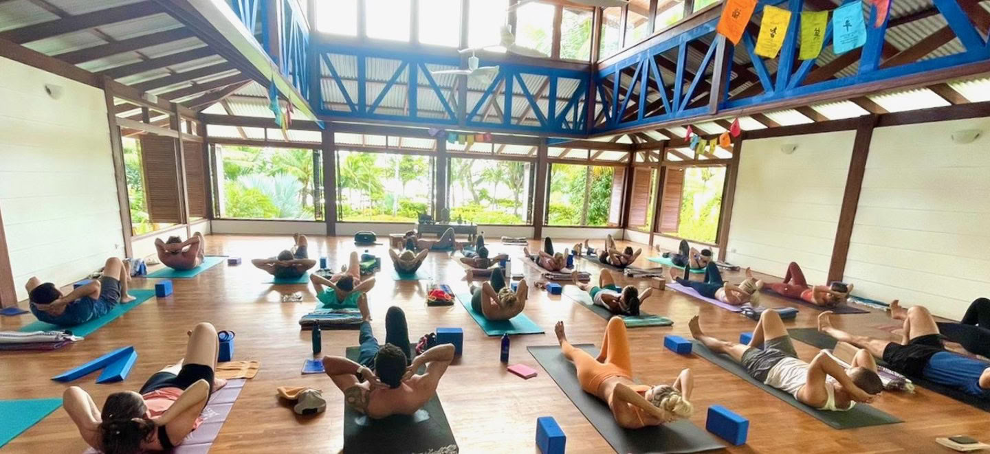 Salty Retreats: Surf, Sweat y Flow en Costa Rica