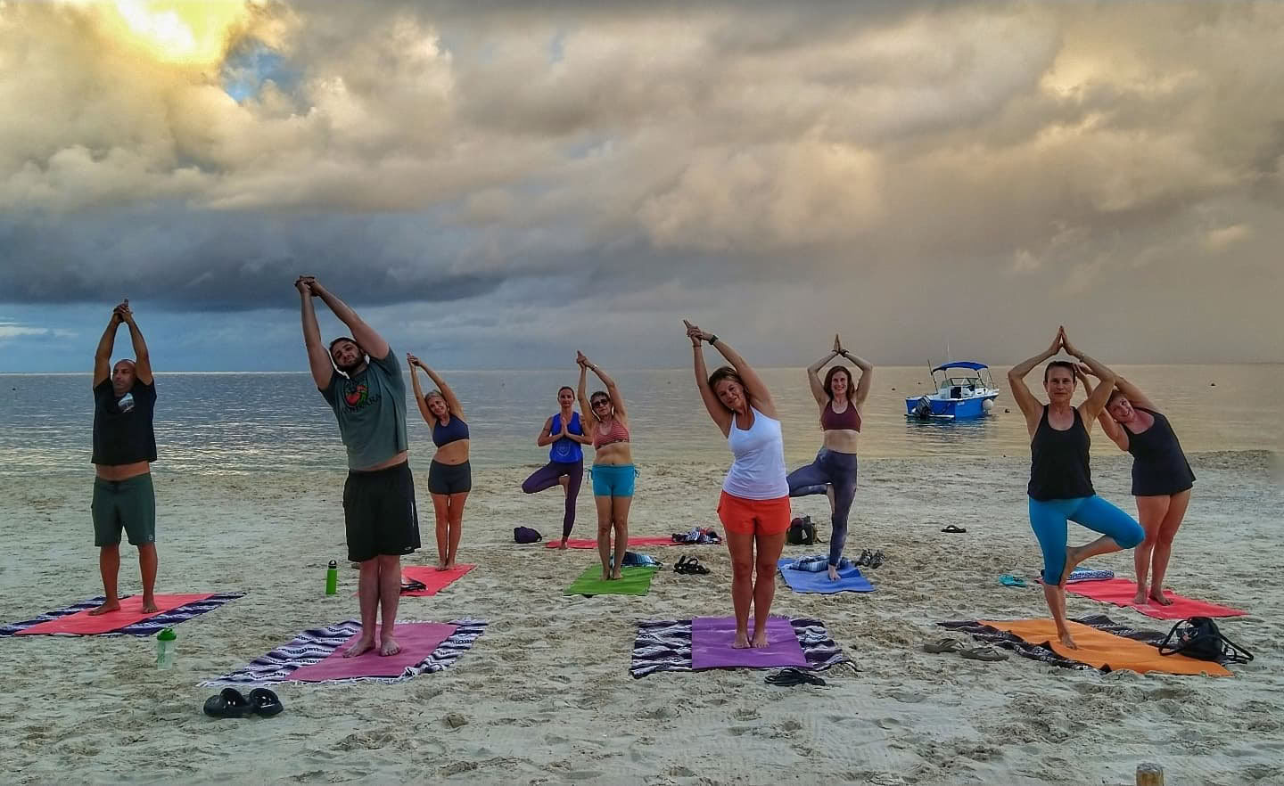 Retiro de yoga caliente de Año Nuevo