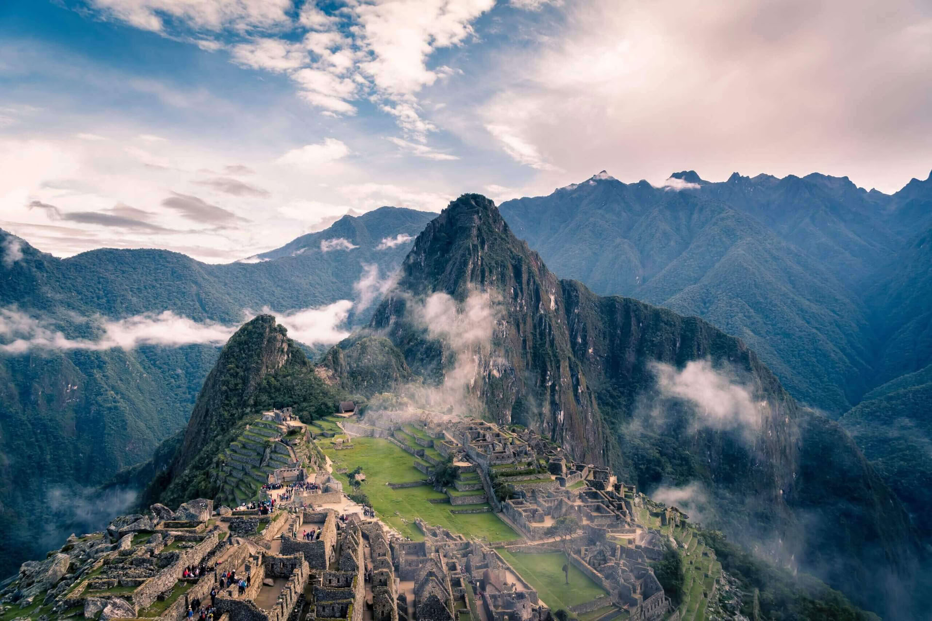 Machu Picchu en Tren: Tour Consciente de Día Completo