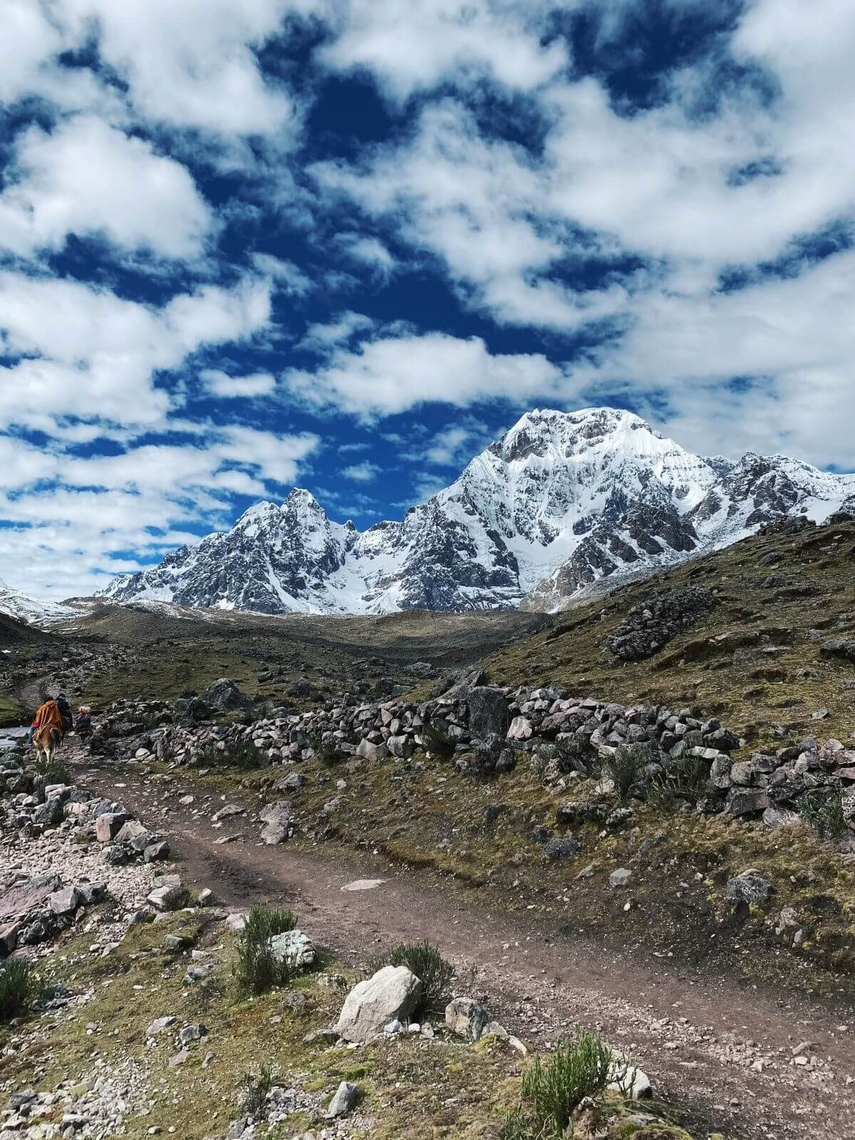 4 Días de Trekking Espiritual a Choquequirao con Actividades de Atención Plena