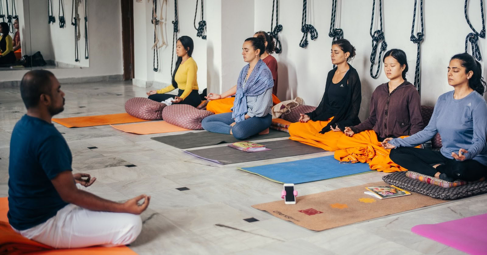 Formación de Profesores de Yoga de 200 horas Especial en Rishikesh – 3 al 30 de abril de 2027