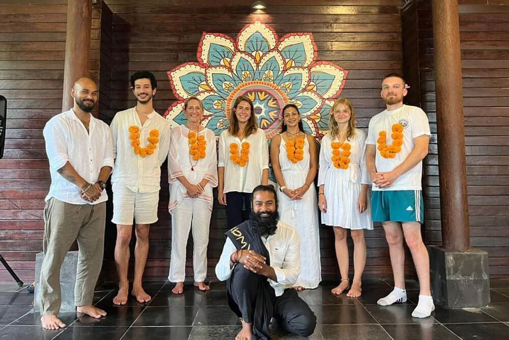 100 Hour Yoga Teacher Training en Bali, Indonesia – 1 st - 20 th Jan 2026