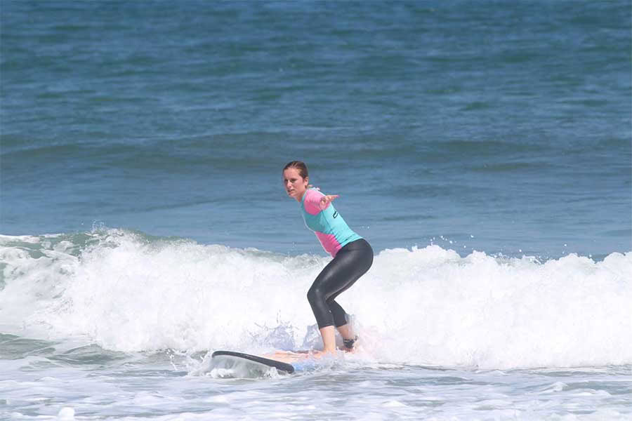 Paquete de retiro de surf para mujeres