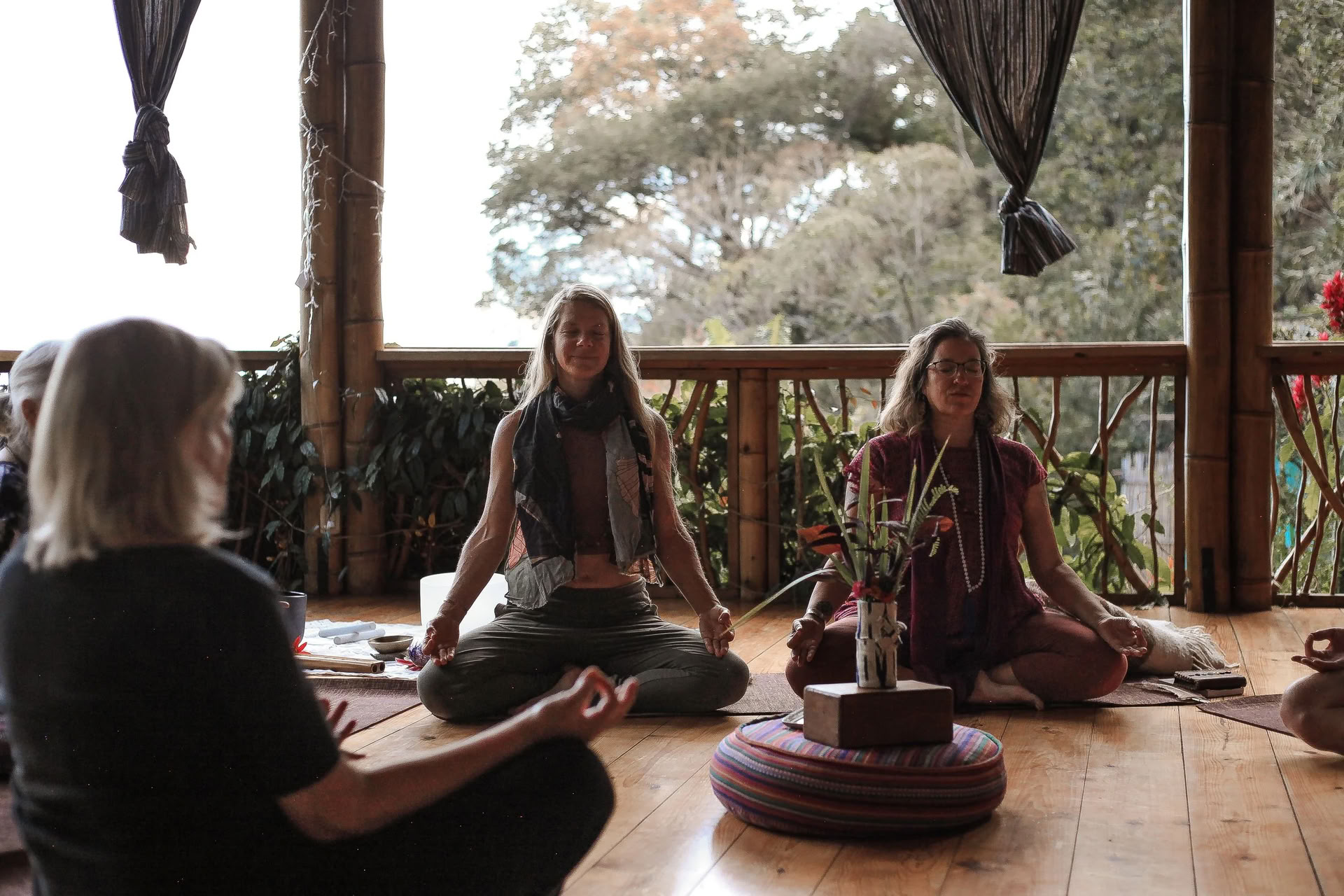 Heart of the Earth: Yoga y Naturaleza Retiro