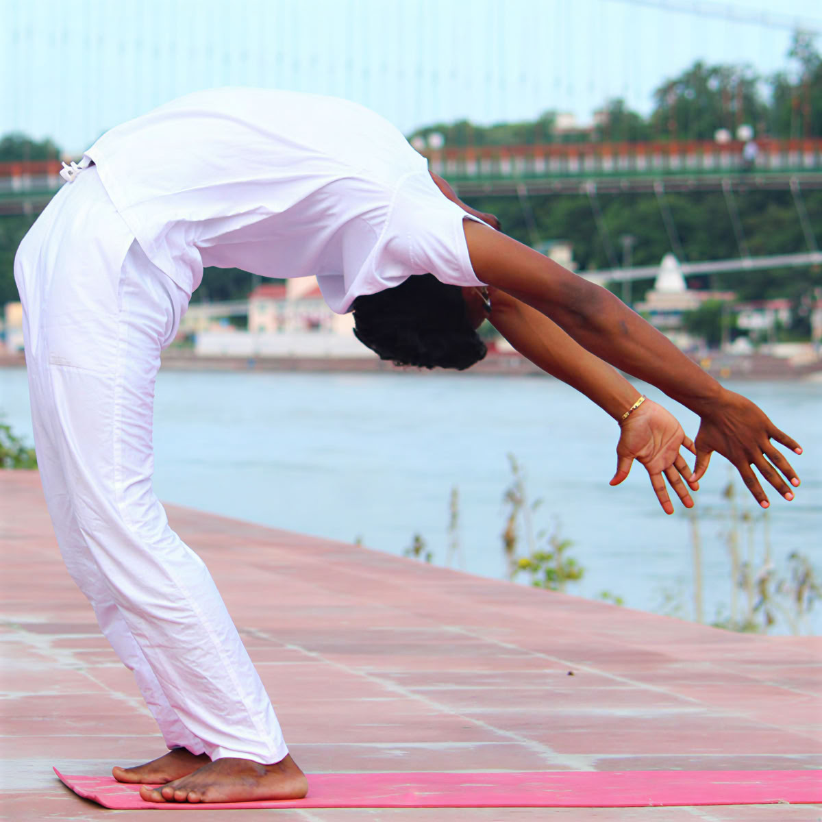 5 días de retiro de yoga feliz