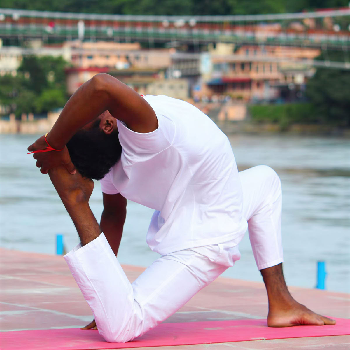 5 días de retiro de yoga feliz