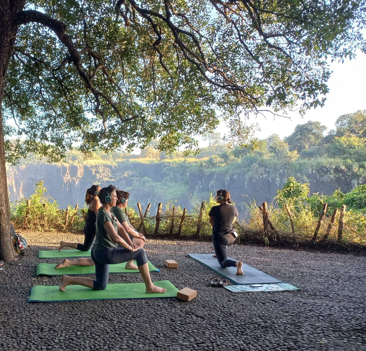 Yoga en The Falls