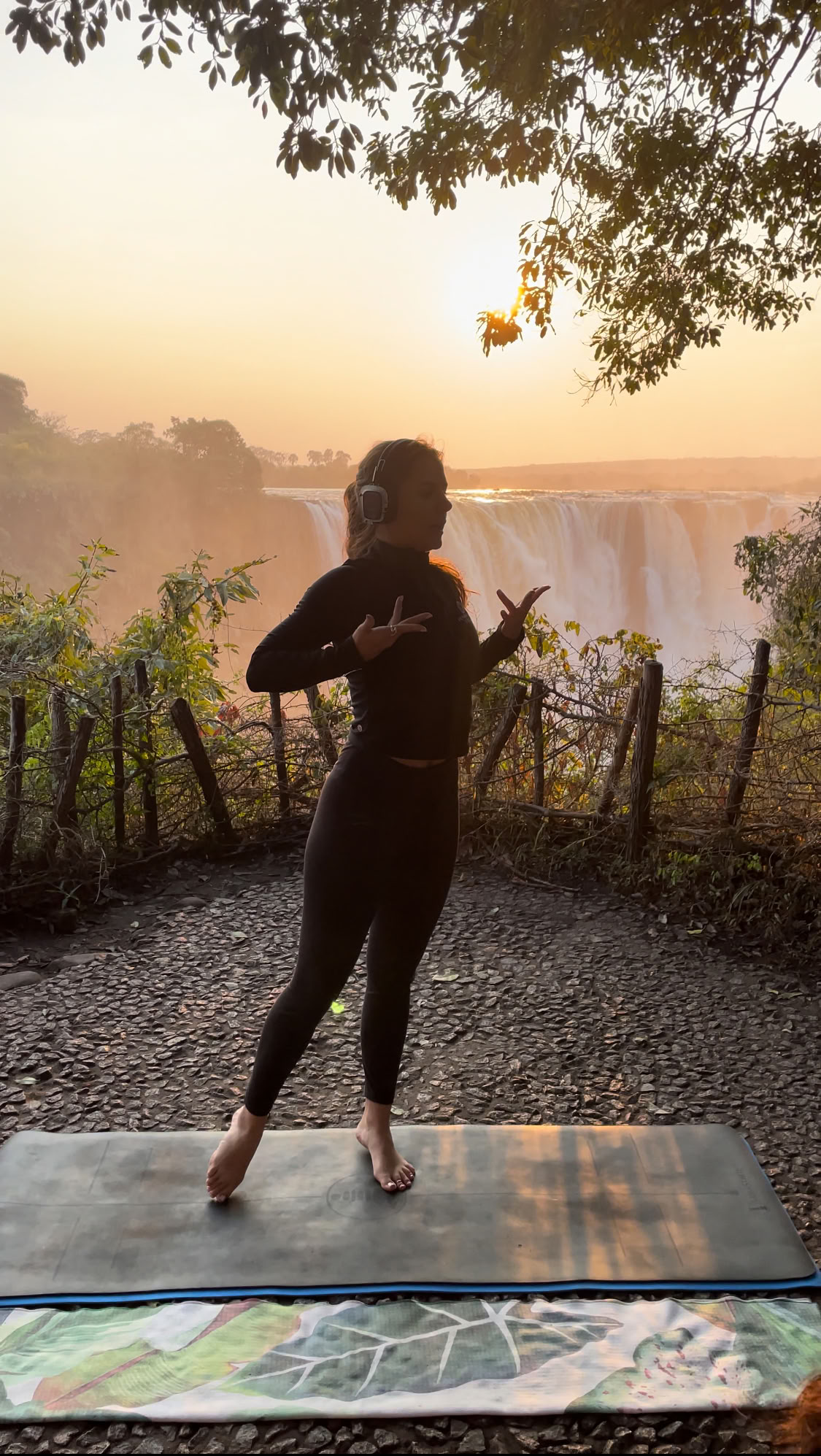 Yoga en The Falls