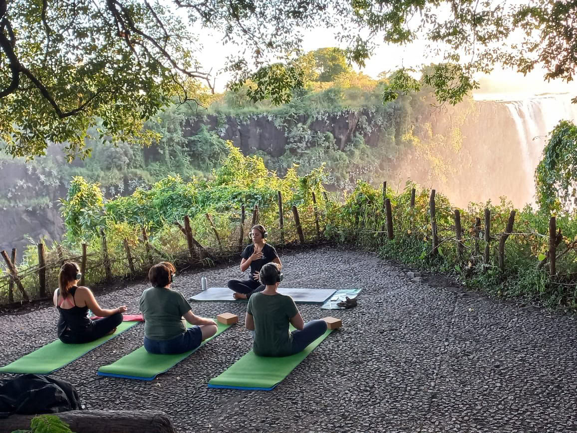 Yoga en The Falls