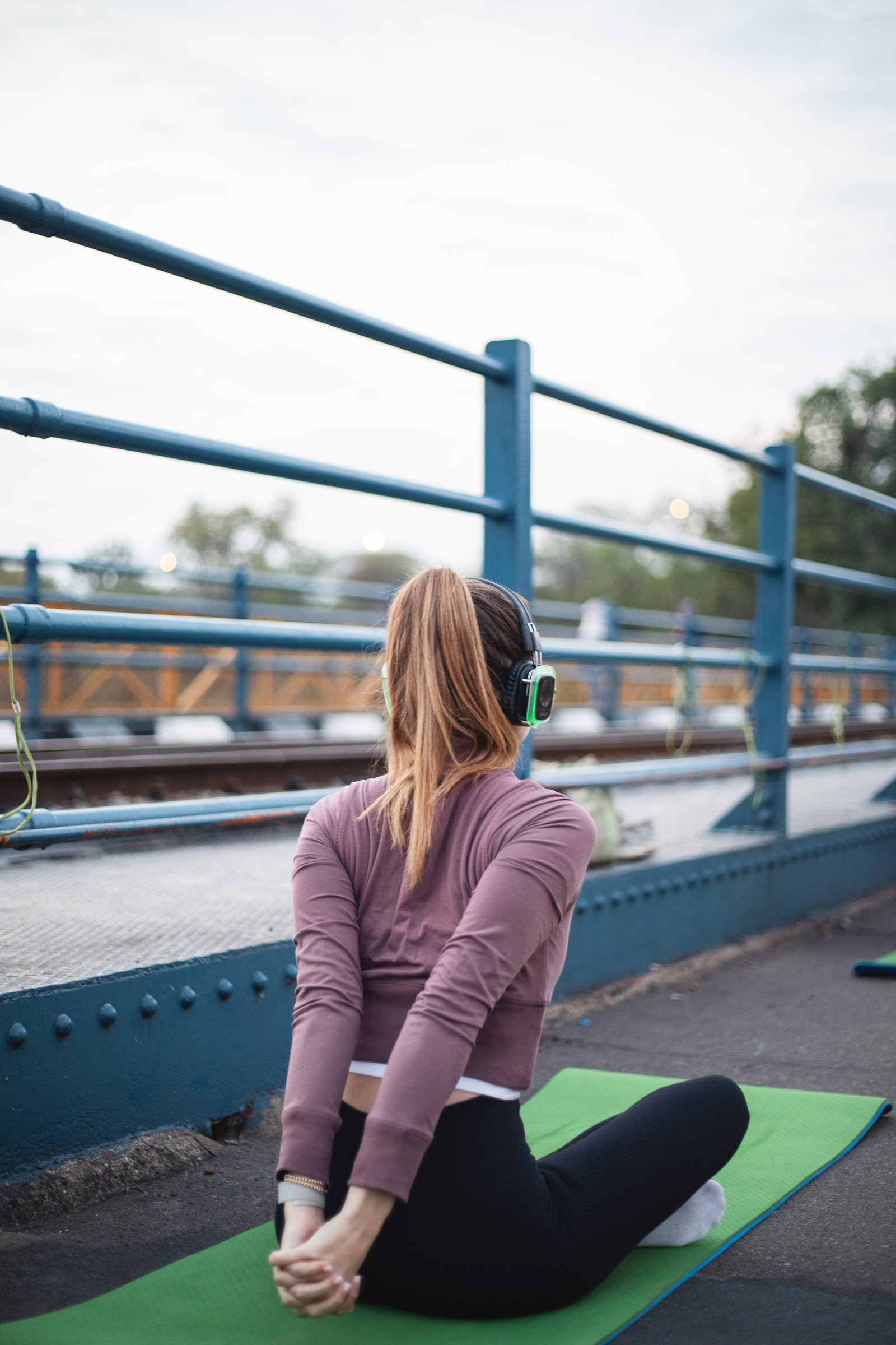 Yoga en el puente