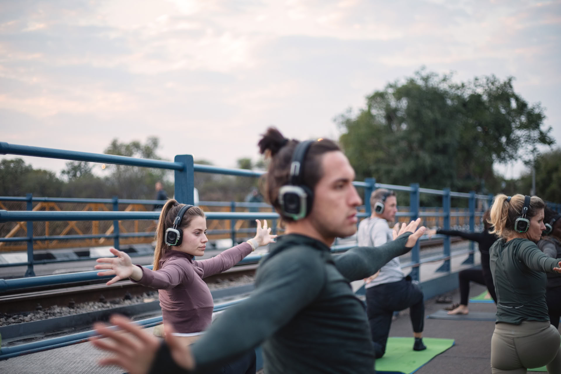 Yoga en el puente