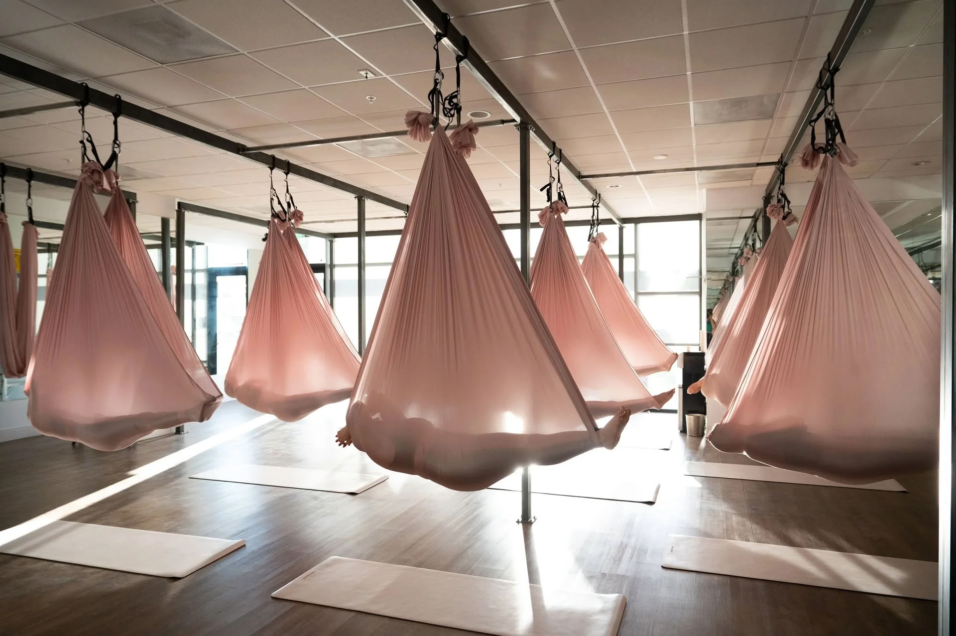 Yoga Aéreo GRATIS en Huntington Beach