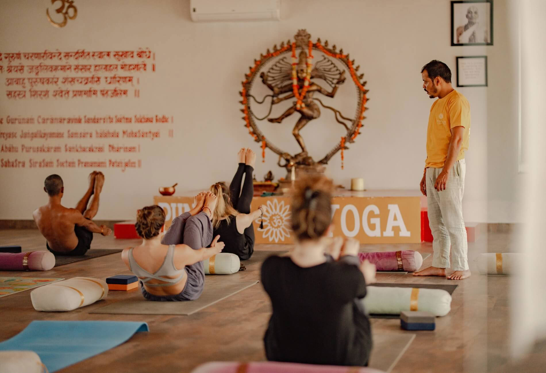 Formación de Profesores de Yoga de 200 horas – 1 sep - 23 sep 2026