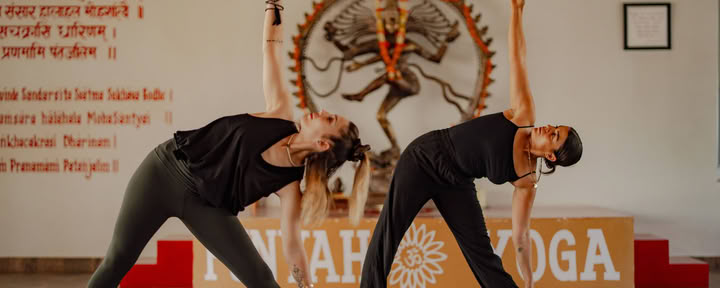 Formación de Profesores de Yoga de 200 horas – 1 sep - 23 sep 2026
