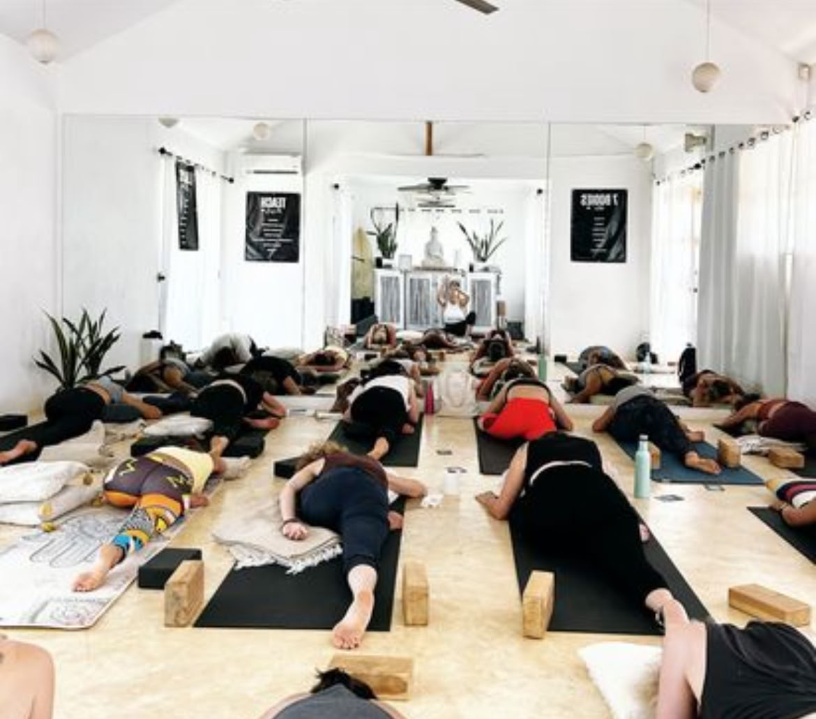5 Retiro de Yoga en Playa Negra Yoga