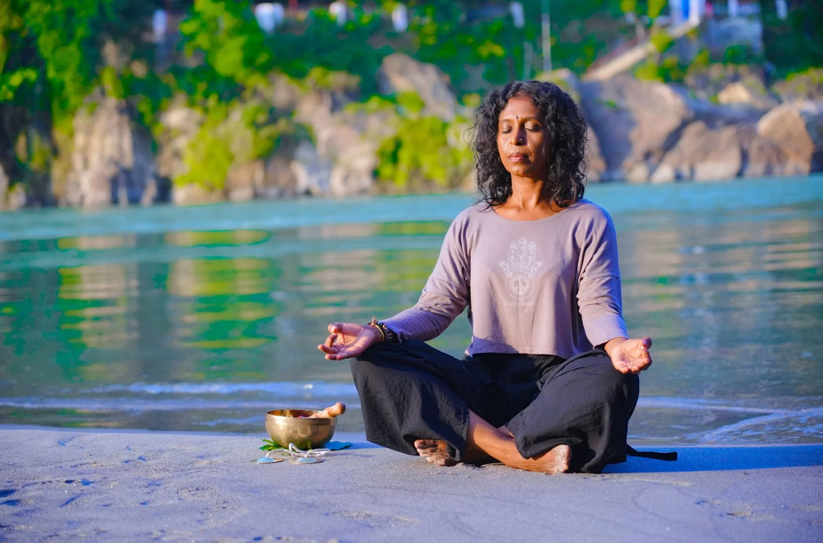Formación de profesores de yoga de sanación con sonido en Rishikesh