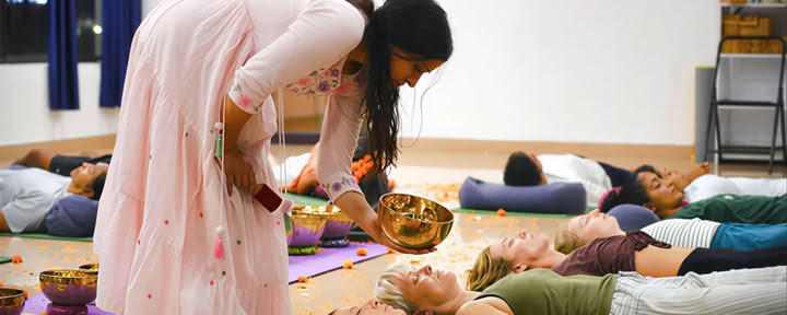 Formación de profesores de yoga de sanación con sonido en Rishikesh
