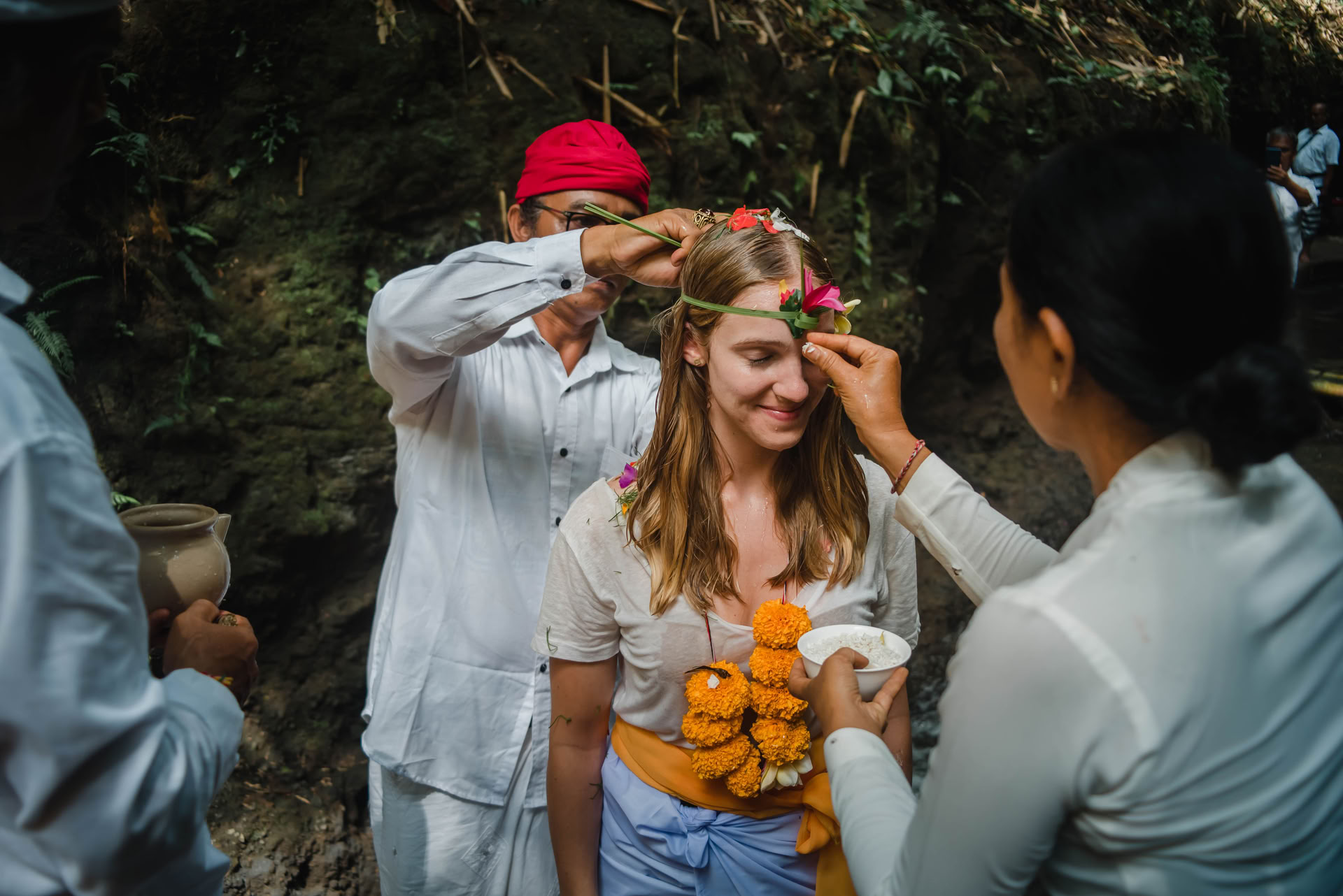 Ceremonia de Purificación con Agua Melukat