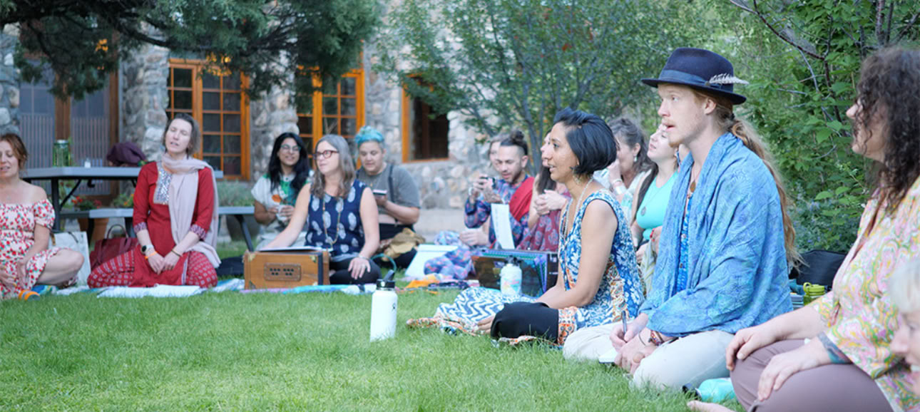 Singing into Wholeness: Un retiro sagrado de canto