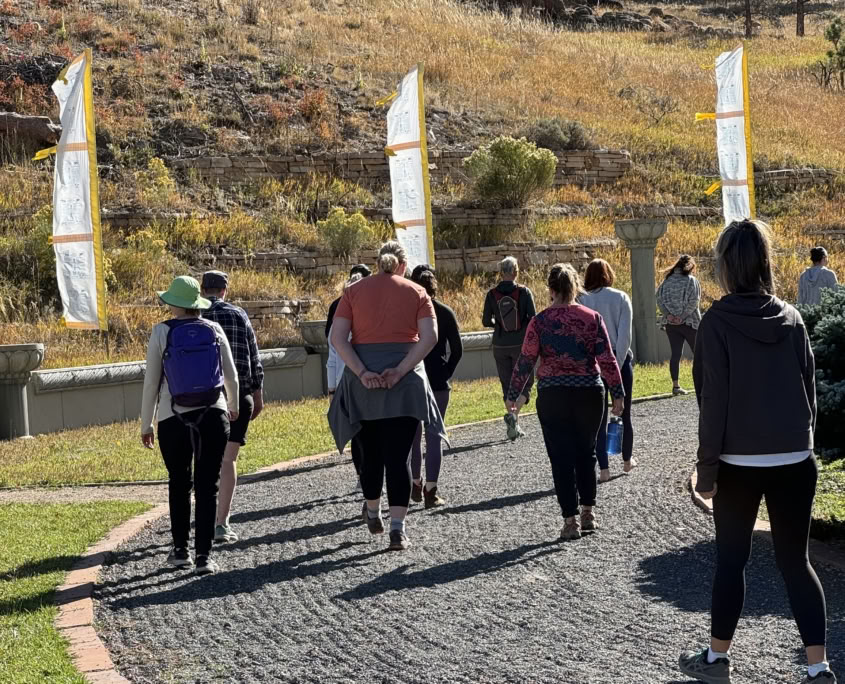 Turning Inward: Un retiro de yoga de otoño