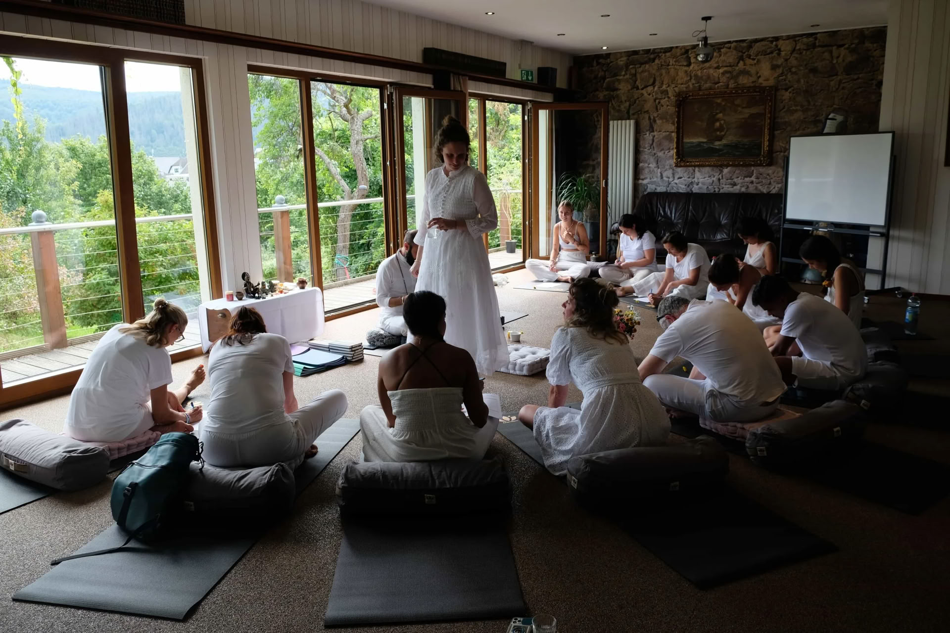 100 Horas de Formación de Yoga Prenatal y Postnatal en Alemania