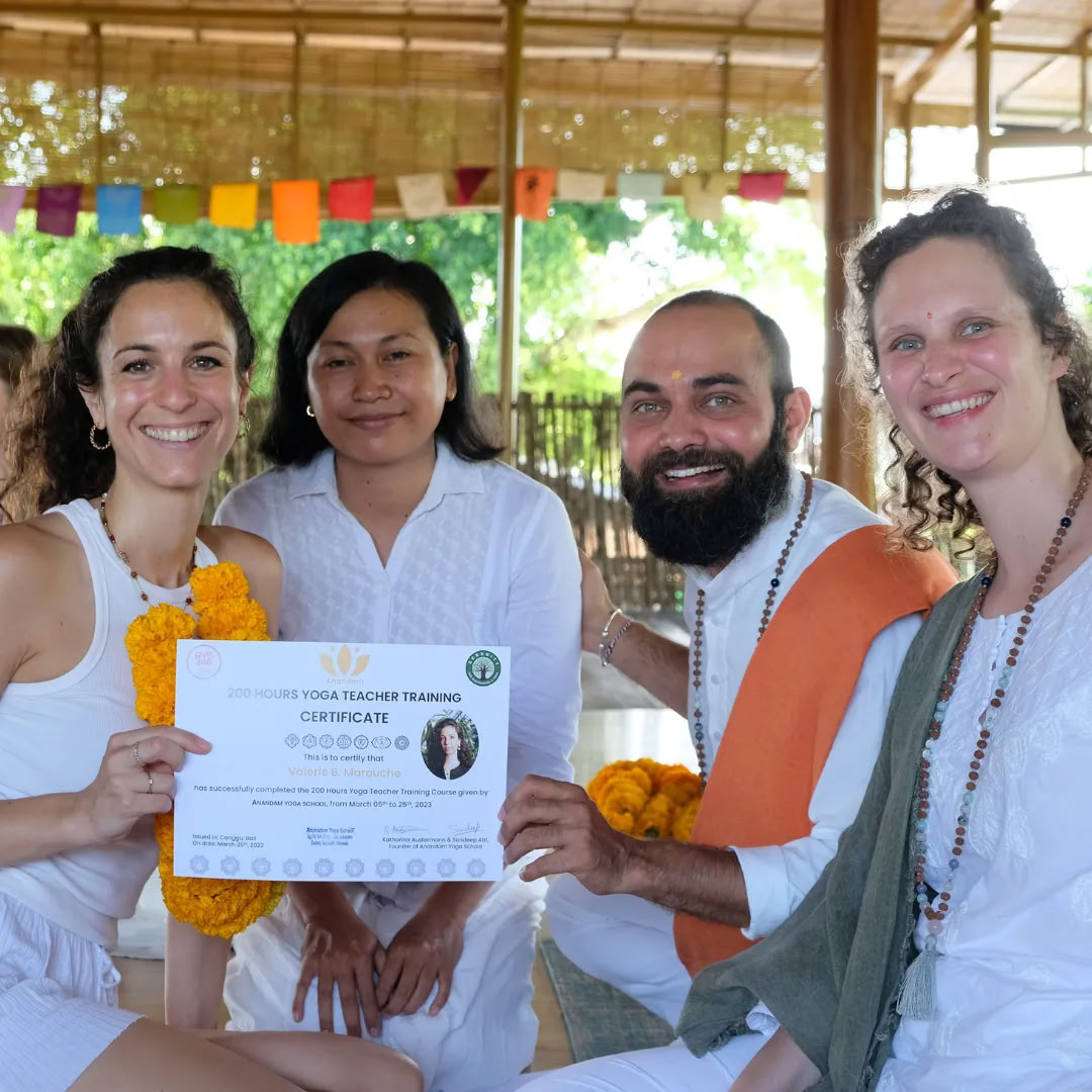 200 horas Formación de Profesores de Yoga Vancouver Canadá