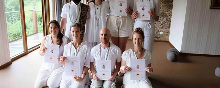 200 horas Formación de Profesores de Yoga Vancouver Canadá