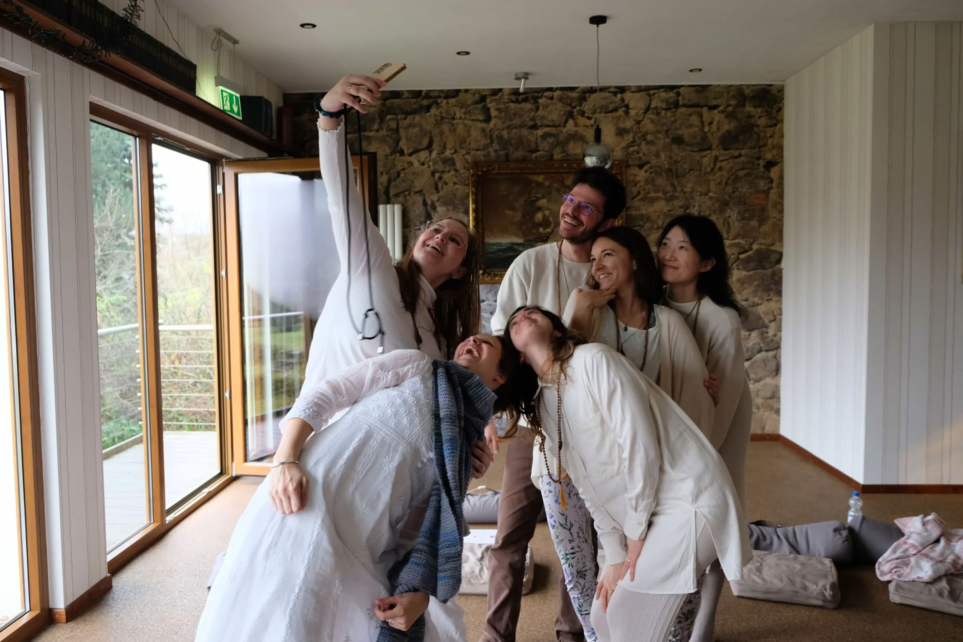 Retiro de Yoga de 6 Días en Heimbach, Eifel — Mayo de 2026