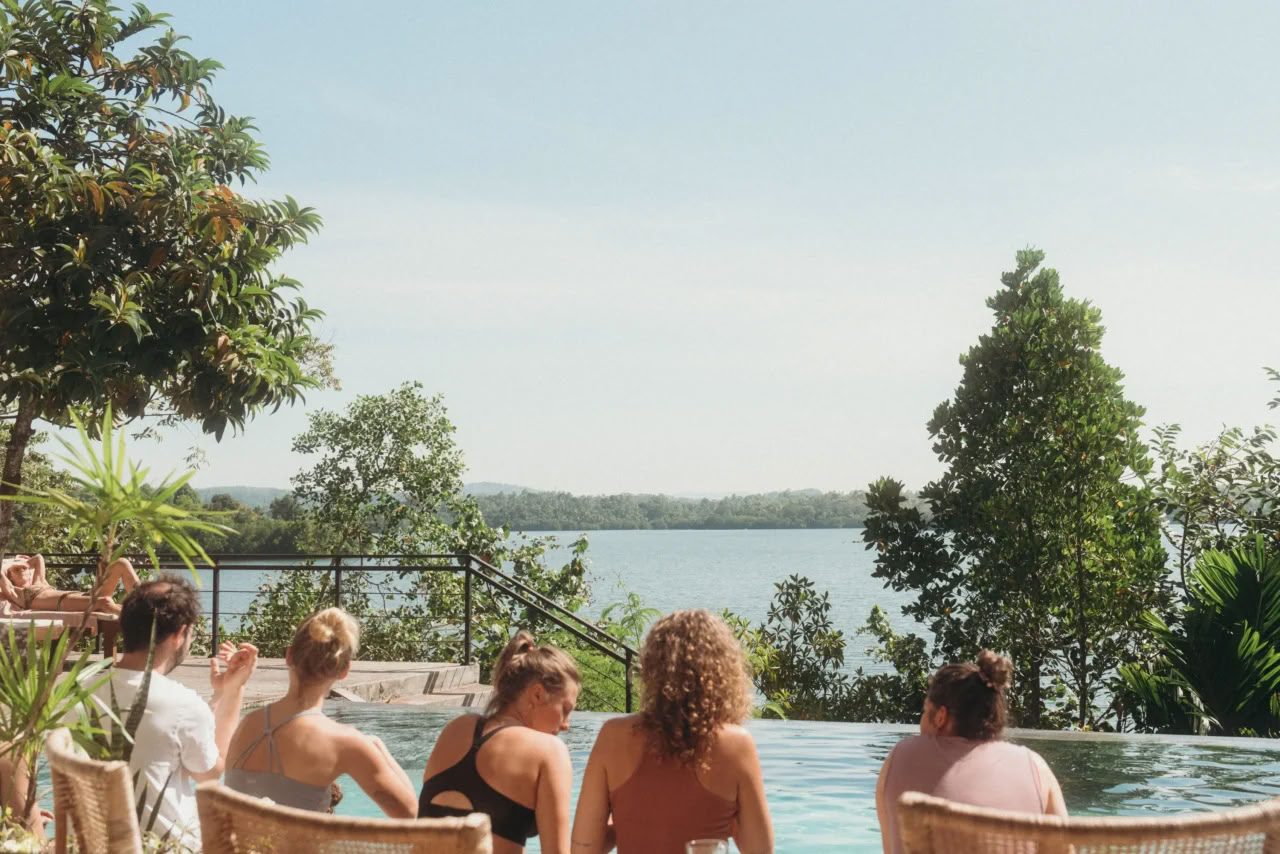 Synergy Vinyasa Yoga Retiro at Lanka Yoga