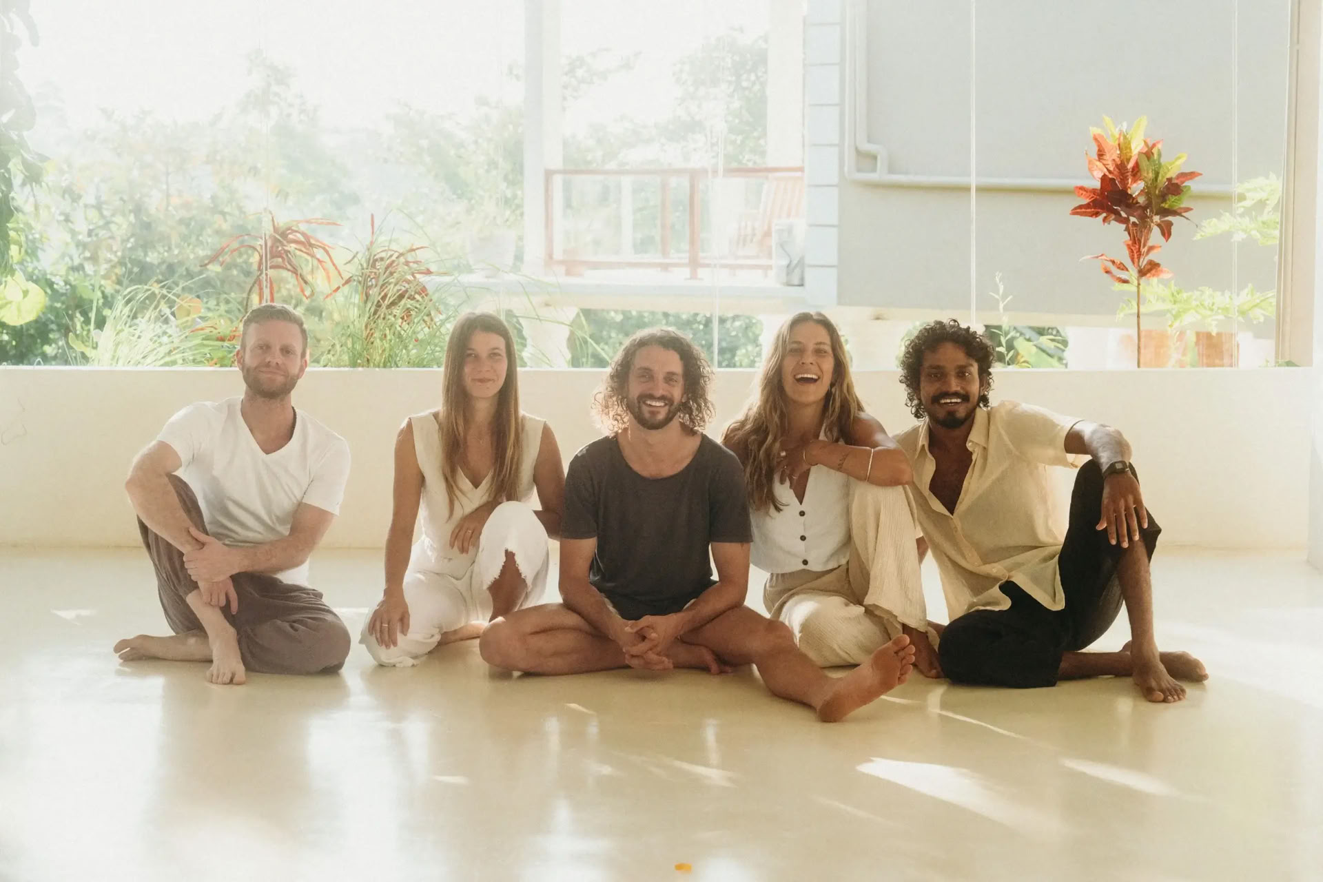 Entrenamiento de Profesores de Yoga Vinyasa Synergy de 200 Horas – Septiembre de 2026