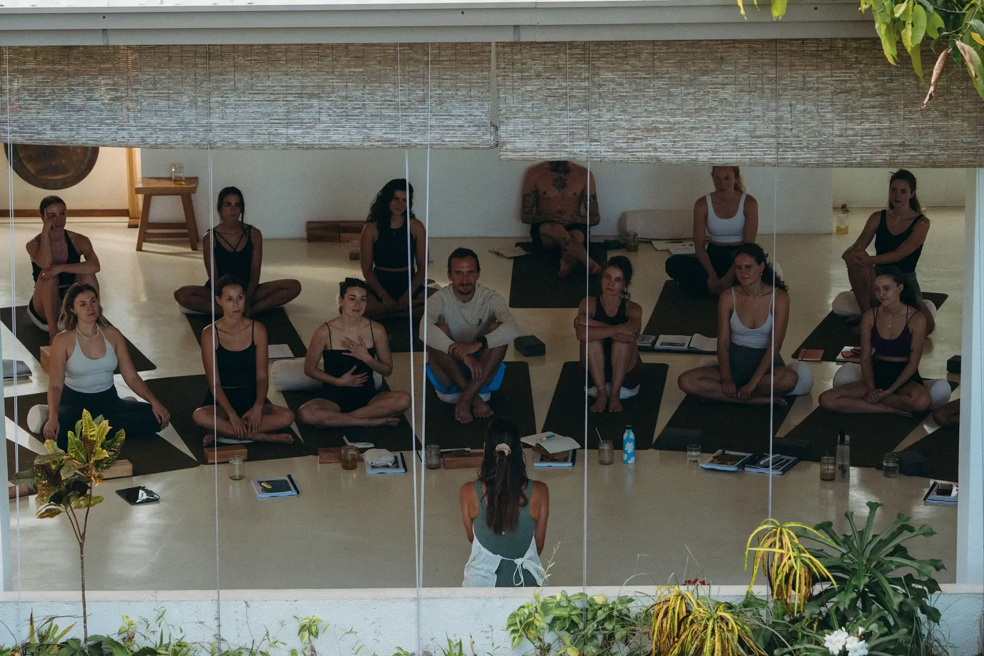 Formación de Profesores de Vinyasa + Yin Yoga de 100 Horas