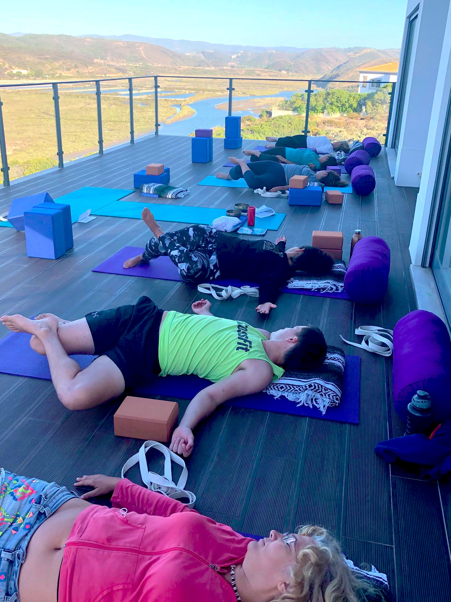 Restorative Yoga: Descansa Profundamente