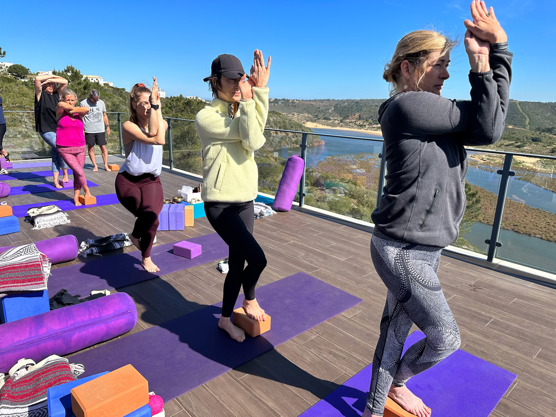 Restorative Yoga: Descansa Profundamente