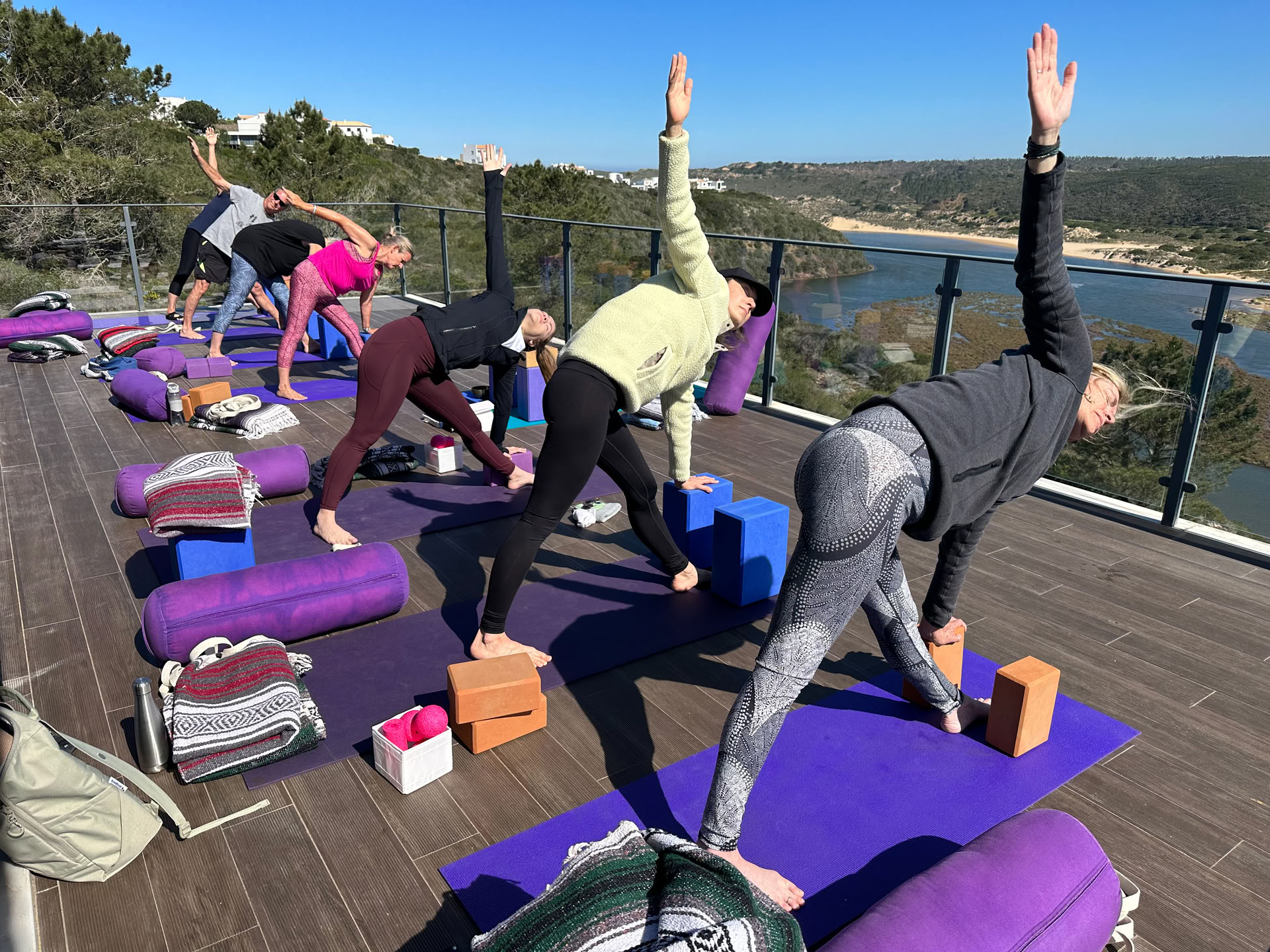 Restorative Yoga: Descansa Profundamente