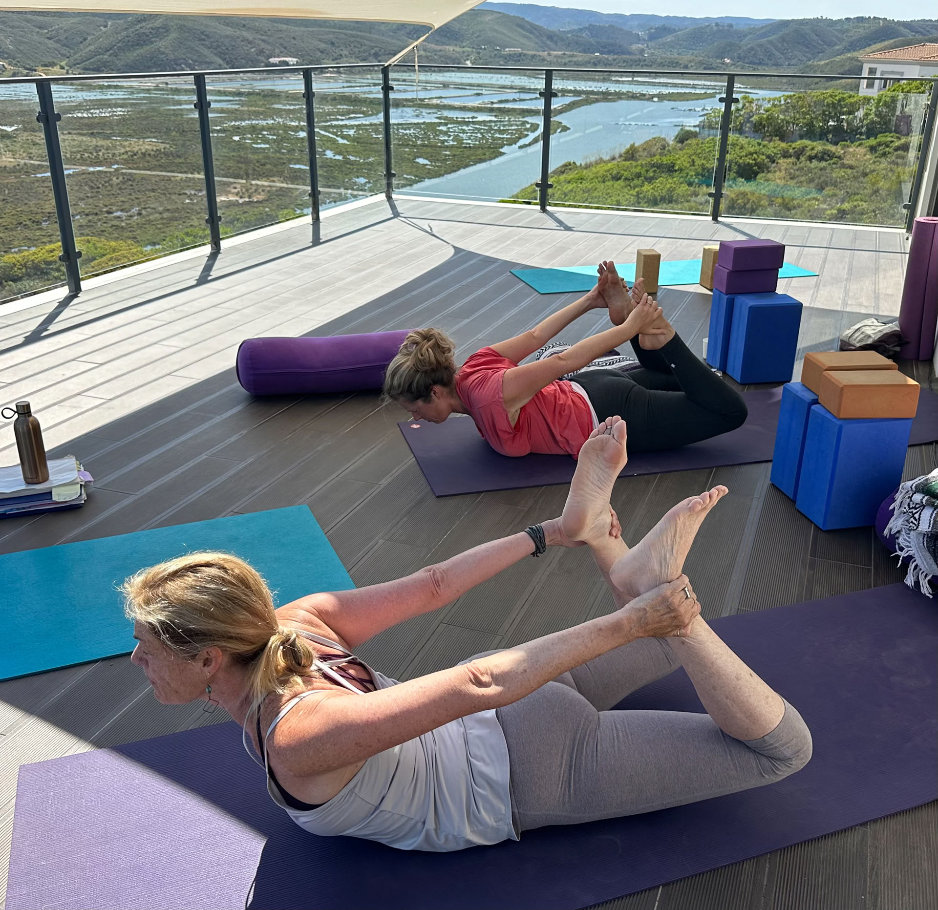 Restorative Yoga: Descansa Profundamente