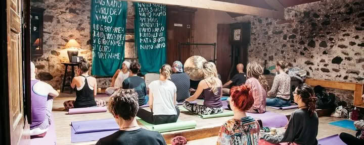Eleva tu vibración y manifiesta la vida que deseas - Taller de Yoga Kundalini