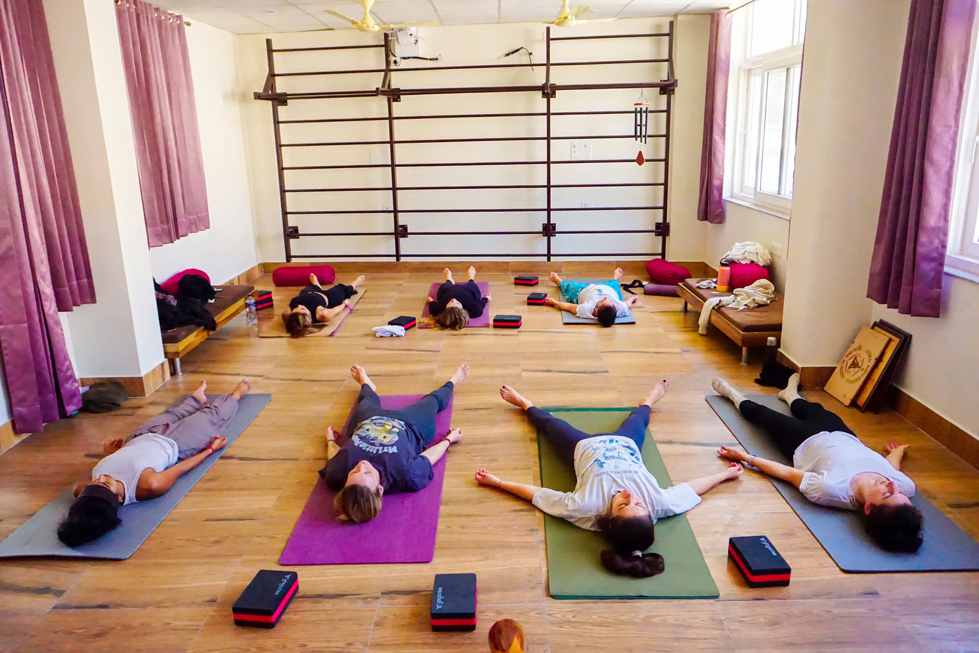 4 Noches 5 Días Retiro de Yoga y Bienestar en Rishikesh India