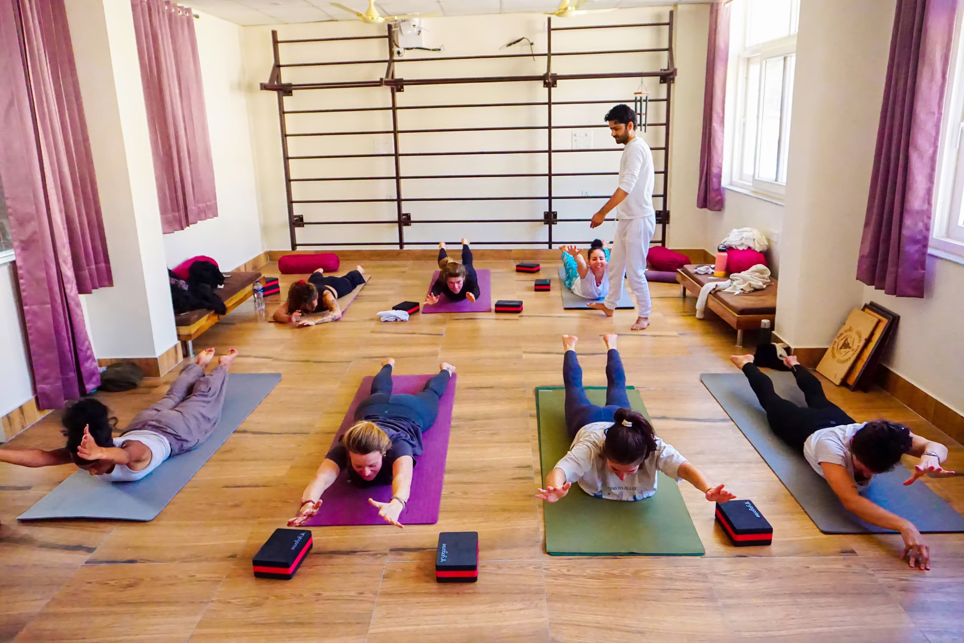 Paquete de retiro de yoga de 4 días en Rishikesh