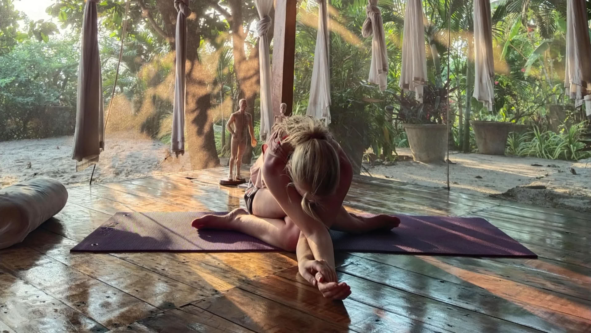 200 horas de Terapia de Yin Yoga julio-agosto 2026