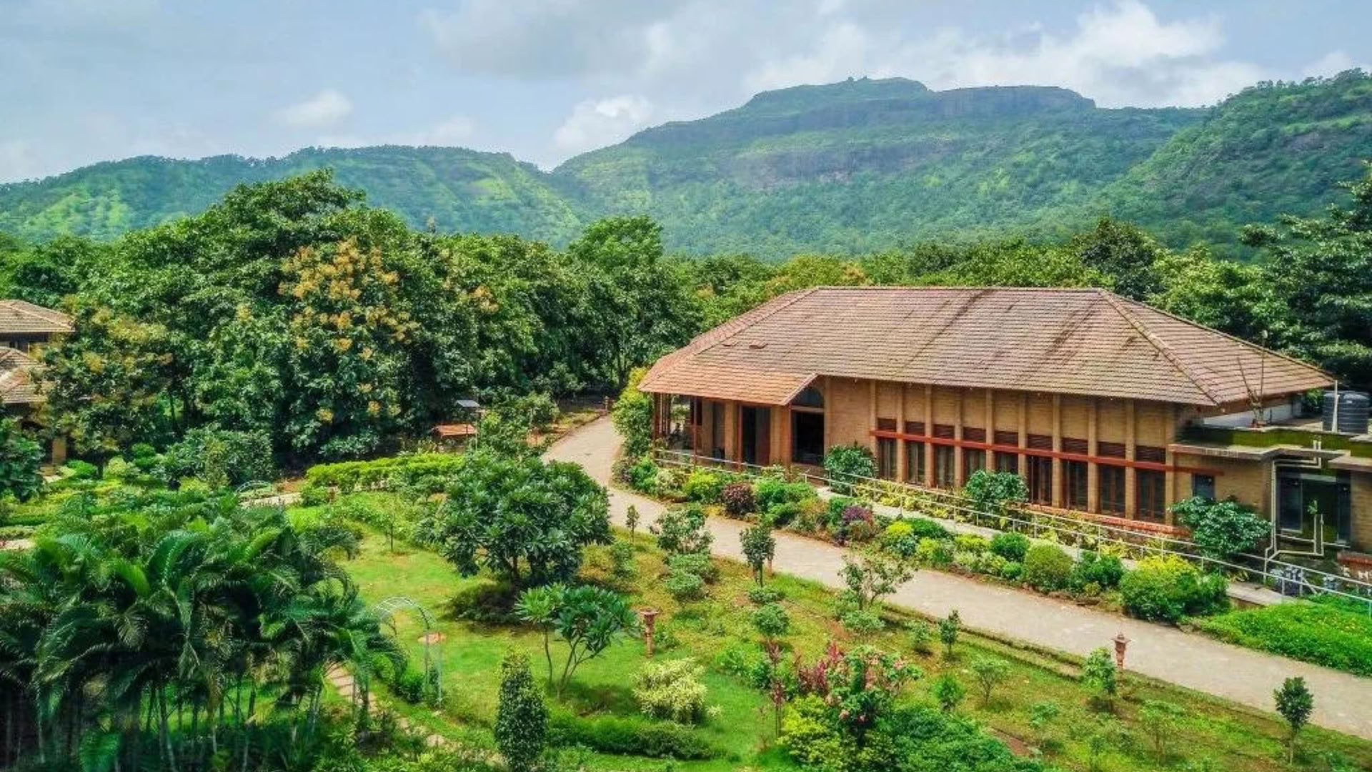 Retiro y peregrinación espiritual en India