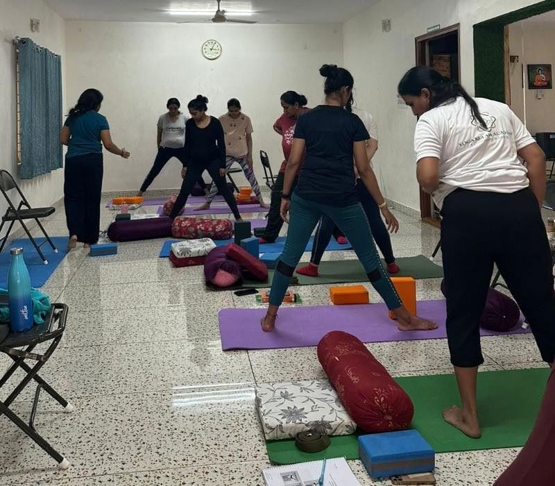 Curso de formación de profesores de yoga prenatal y posnatal de 85 horas en Bengaluru