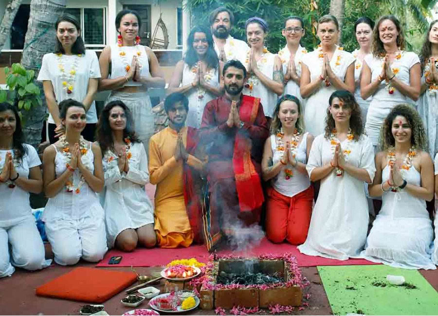 Curso de formación de profesores de yoga prenatal y posnatal de 85 horas en Bengaluru