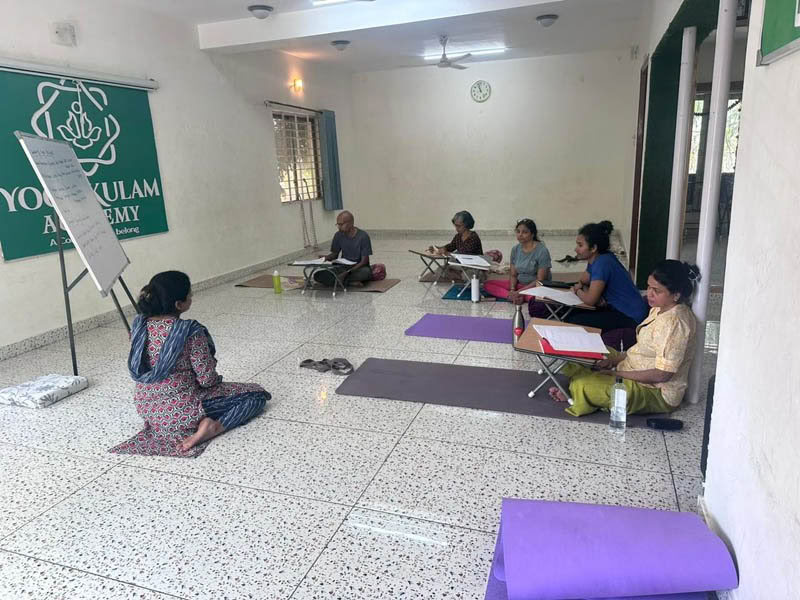 Curso de formación de profesores de yoga de 200 horas entre semana en Bengaluru