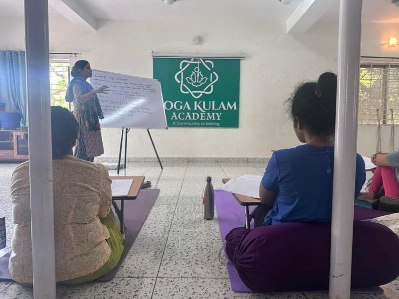 TTC de yoga de fin de semana de 200 horas en Bengaluru