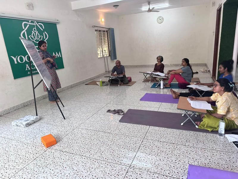 TTC de yoga de fin de semana de 200 horas en Bengaluru