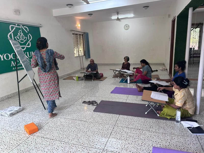 TTC de yoga de fin de semana de 200 horas en Bengaluru